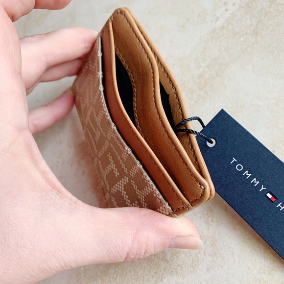 NWT Tommy Hilfiger Slim Card Holder - Tan and Beige - Picture 6 of 7
